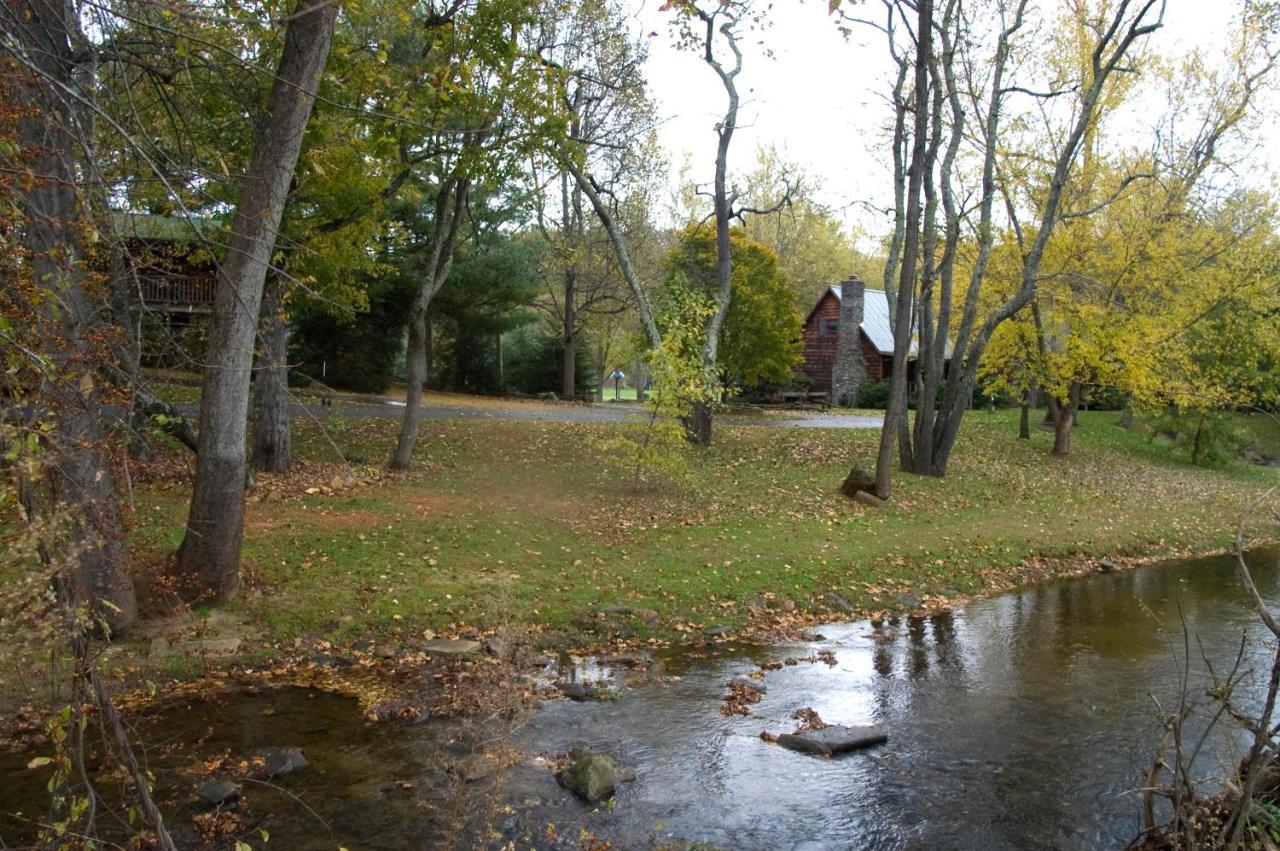 Mountain Springs Cabins Candler Exterior photo